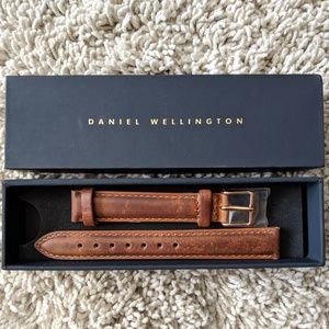 Daniel Wellington Women's Leather Watch Strap